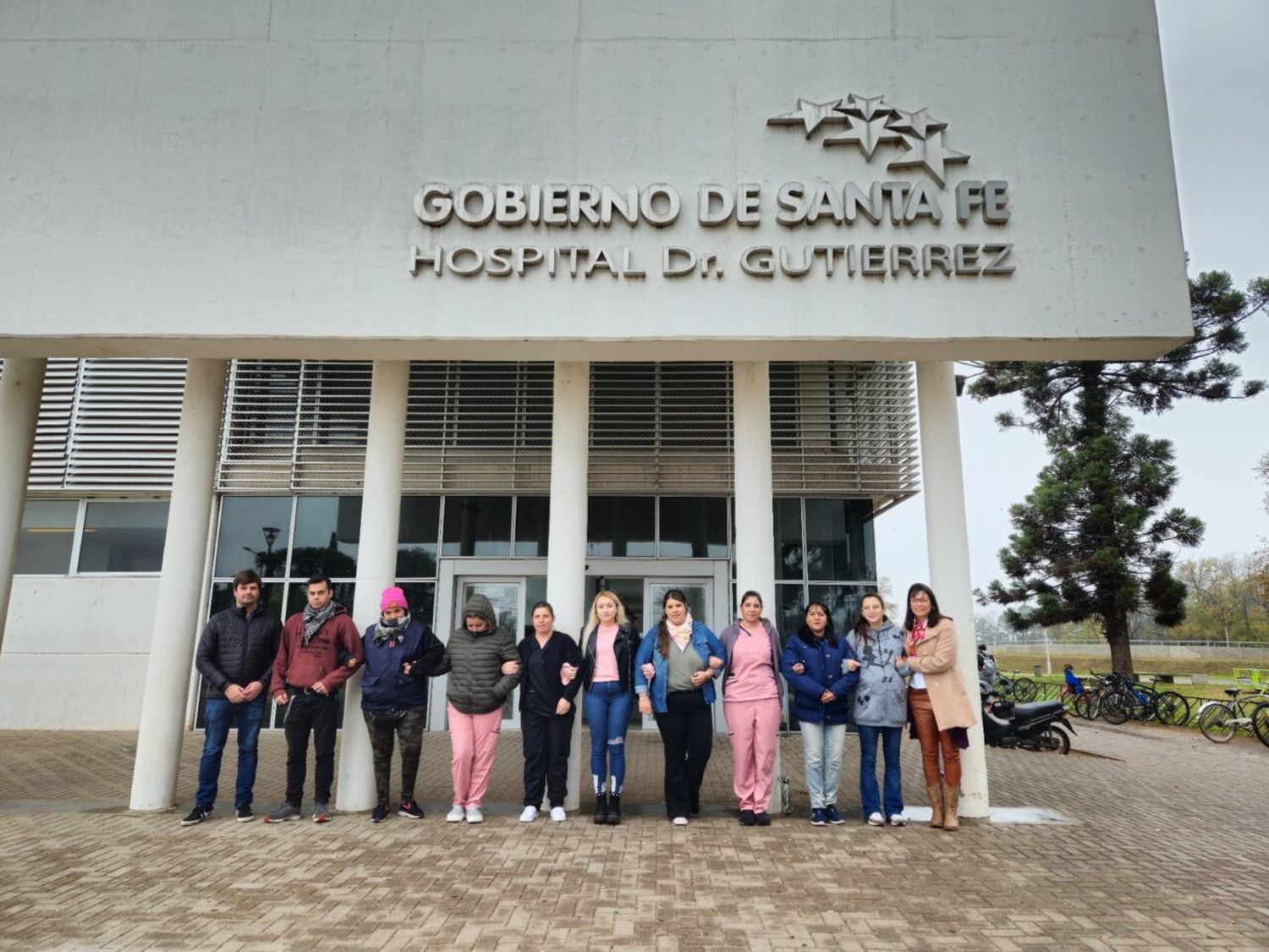 Trabajadores reemplazantes del Hospital Gutiérrez cobrarían este lunes los salarios adeudados