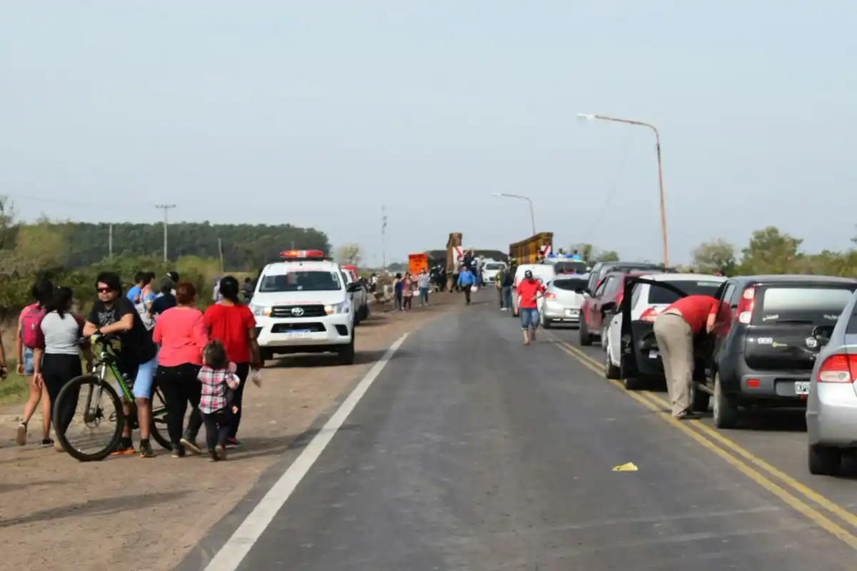 Sigue interrumpida la ruta 12, a la altura del arroyo Ibiru Cuá