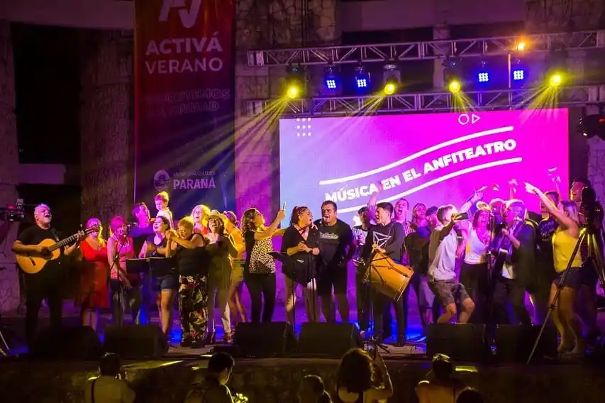 El folclore fue protagonista de la primera noche de Música en el Anfiteatro