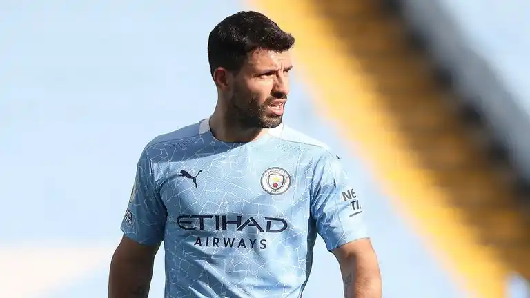 En Europa aseguran que el futuro del Kun Agüero está entre el PSG y la Juventus