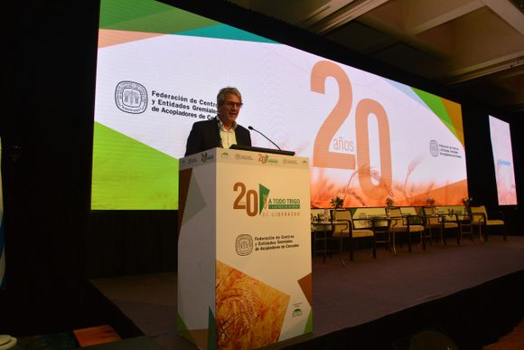 “Se acabaron las devaluaciones para generar competitividad por un ratito”