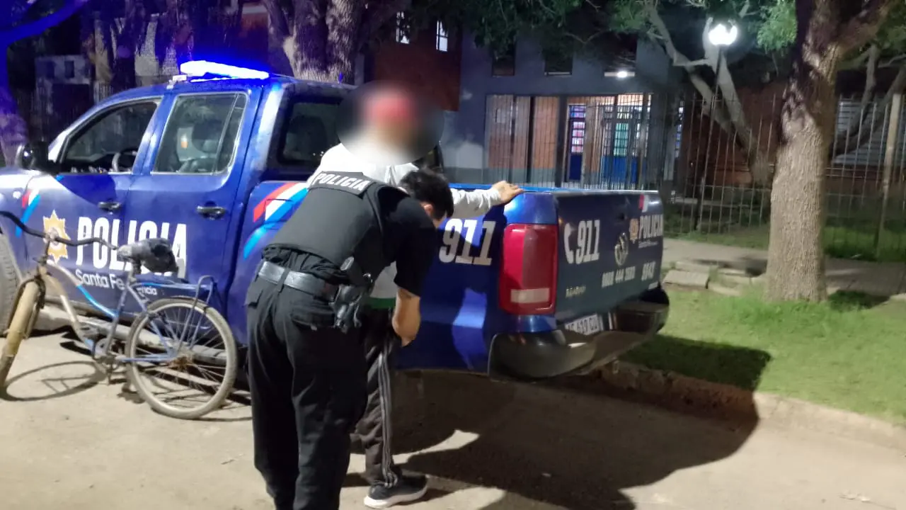 Múltiples intervenciones en tres barrios de Rafaela en medio de un operativo policial