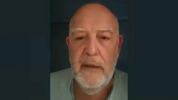 �SRefleja el hartazgo y la  soledad que sienten la  mayoría de los profesionales de la salud⬝