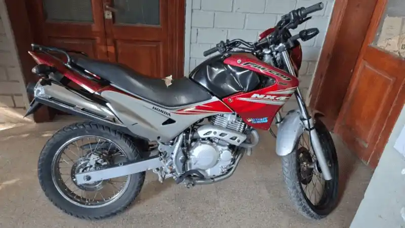 Tres detenidos por el robo a mano armada de una moto cerca del Museo del Deporte Santafesino