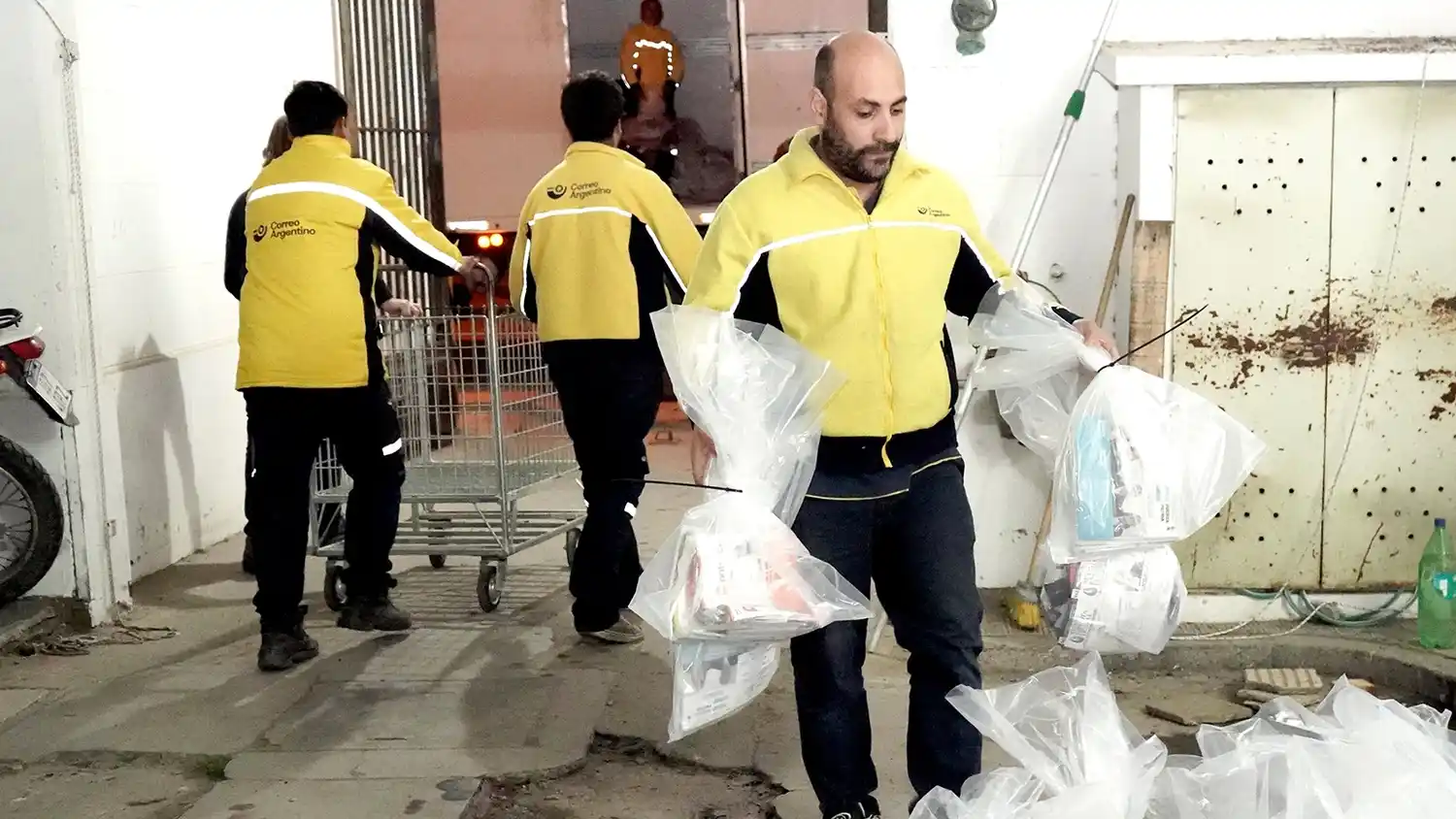 Al Correo. Ayer a la tarde llegaron las boletas de todos los frentes electorales