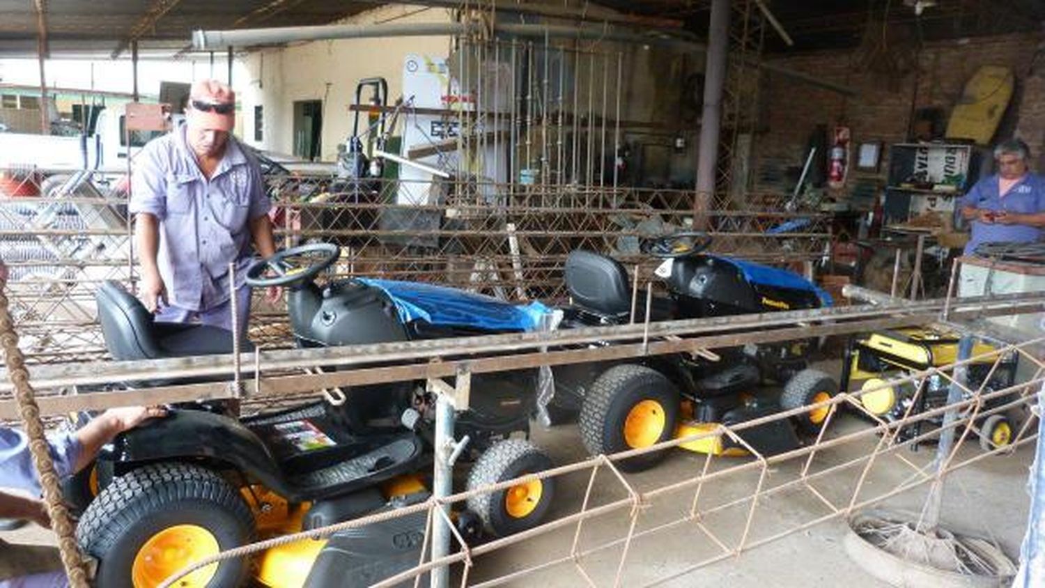 LLEGARON LAS NUEVAS HERRAMIENTAS PARA HIGIENE URBANA Y REARMADO DEL TALLER MUNICIPAL