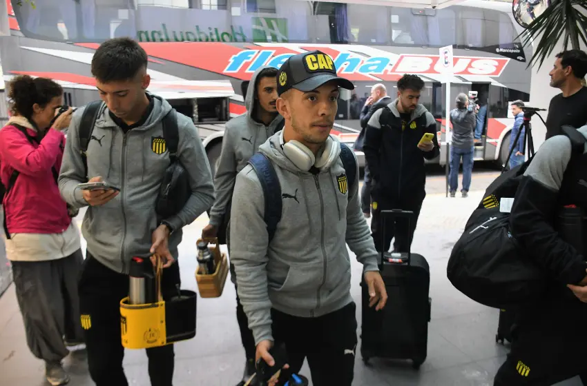 Susto a bordo: el incidente del plantel de Peñarol al llegar a Rosario para enfrentar a Central