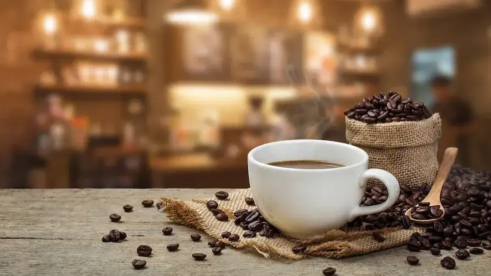 Una tradicional cafetería porteña cerró locales y despidió empleados