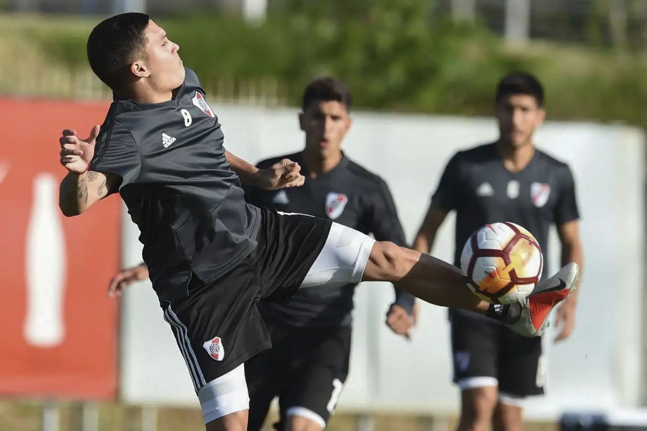 Ante Estudiantes, River no quiere perder terreno