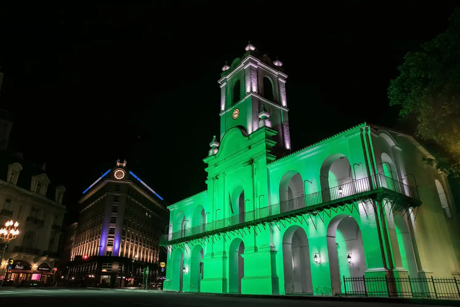 El Cabildo y el Ministerio de Salud iluminados de verde a favor del aborto legal