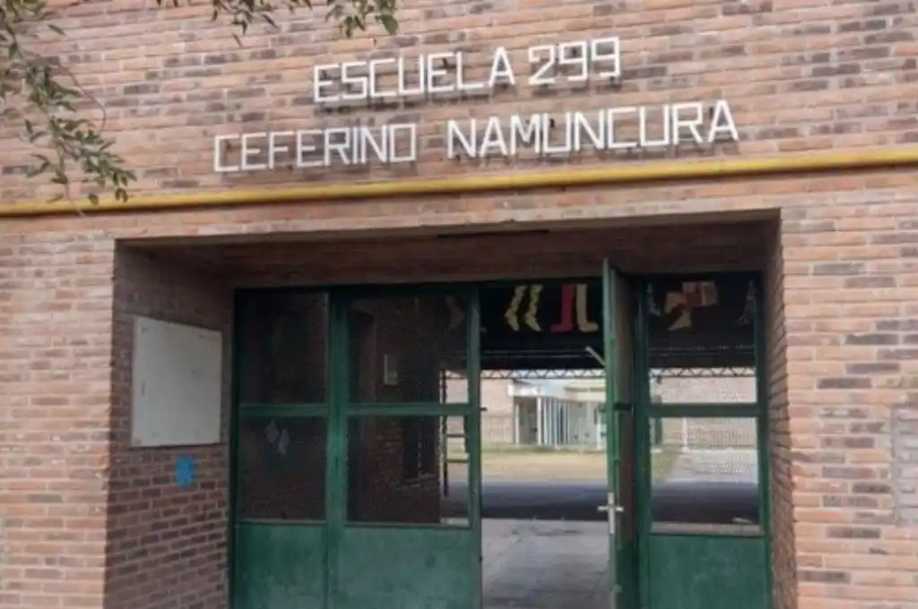 Rosario: ladrones armados ingresaron a una escuela en horario de clases y asaltaron a trabajadores