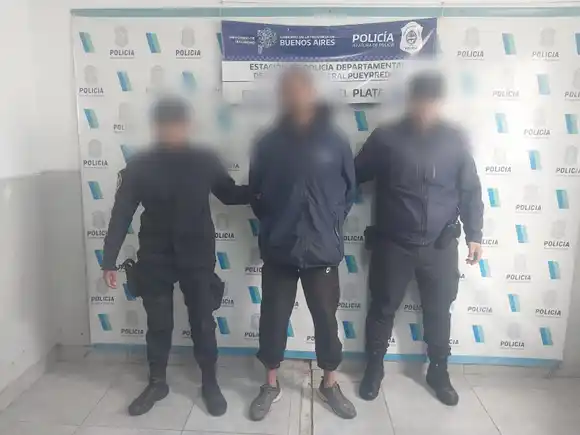 No le renuevan: su inquilino le robó el celular y lo escondió en una zapatilla