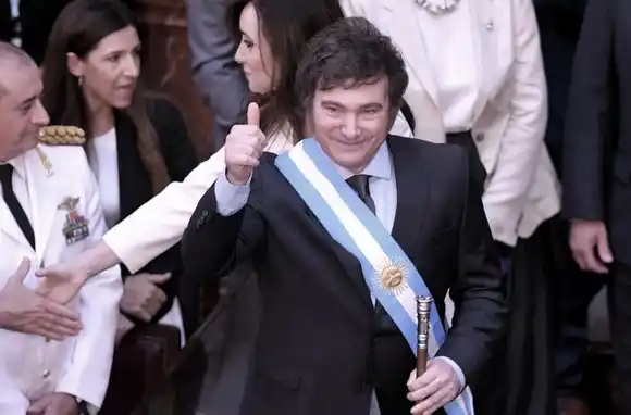 Milei anticipó que en junio habrá déficit fiscal, pero aseguró que el semestre cerrará con superávit