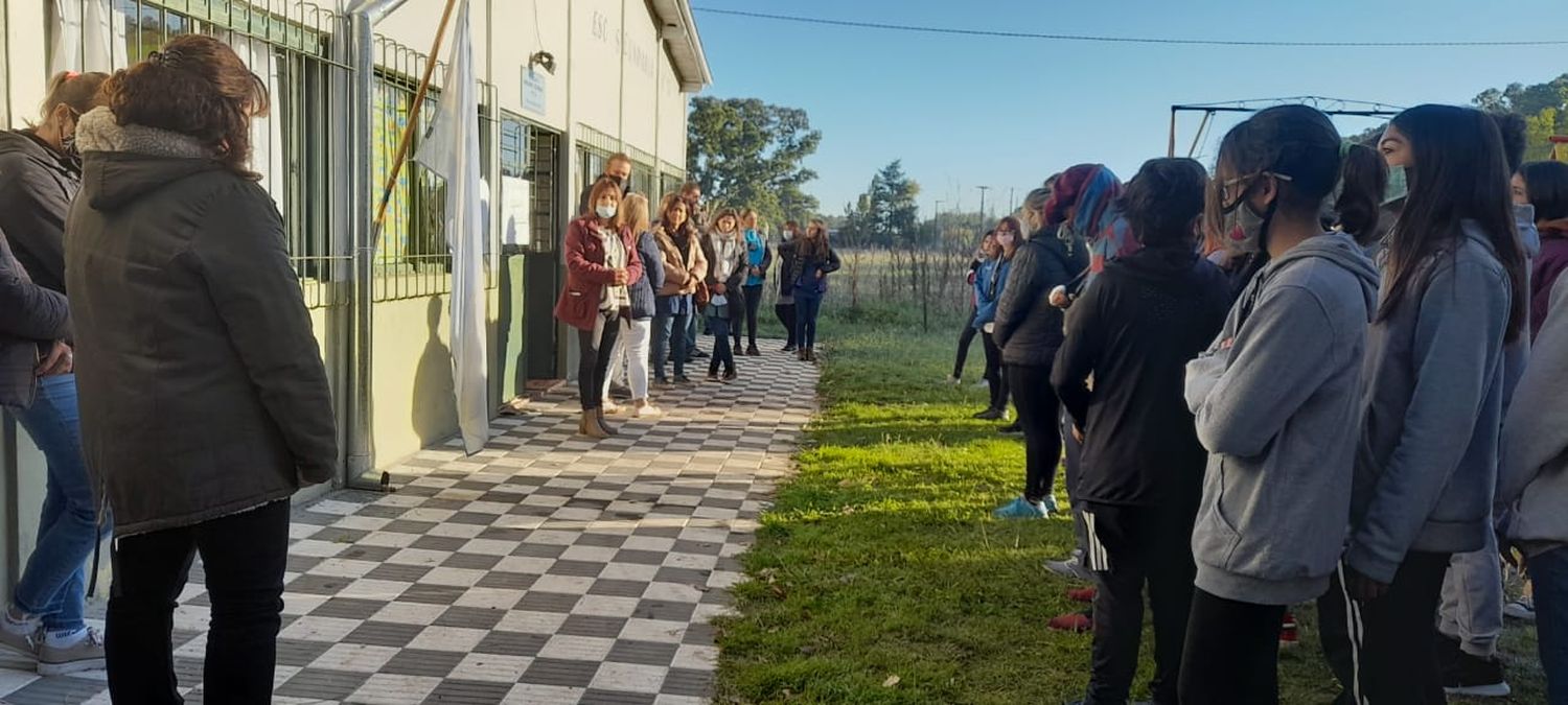 Once niños de la Escuela N°13 podrían ser desvinculados por falta de transporte escolar