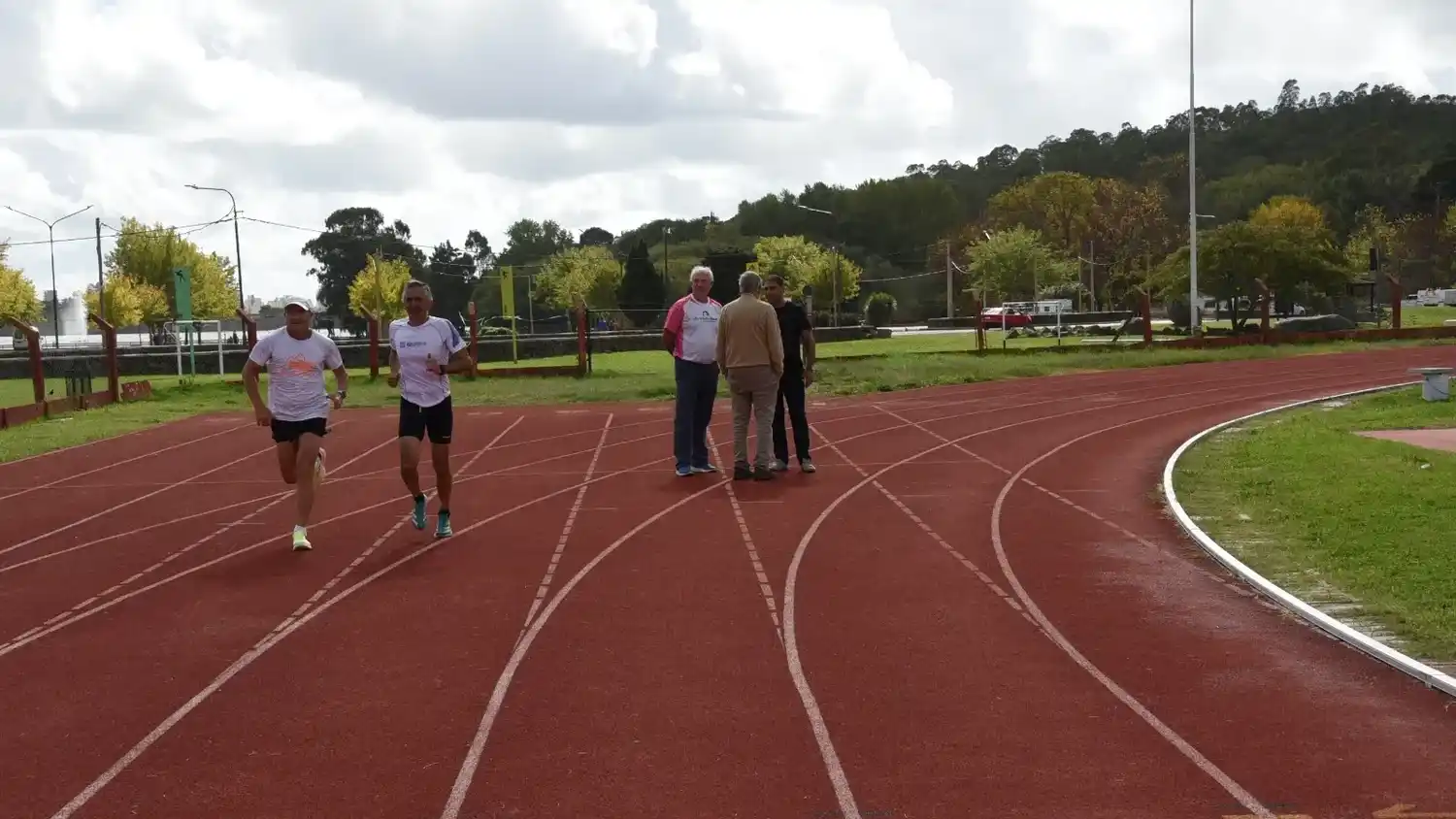 La pista de atletismo obtuvo la certificación oficial de World Athletics.