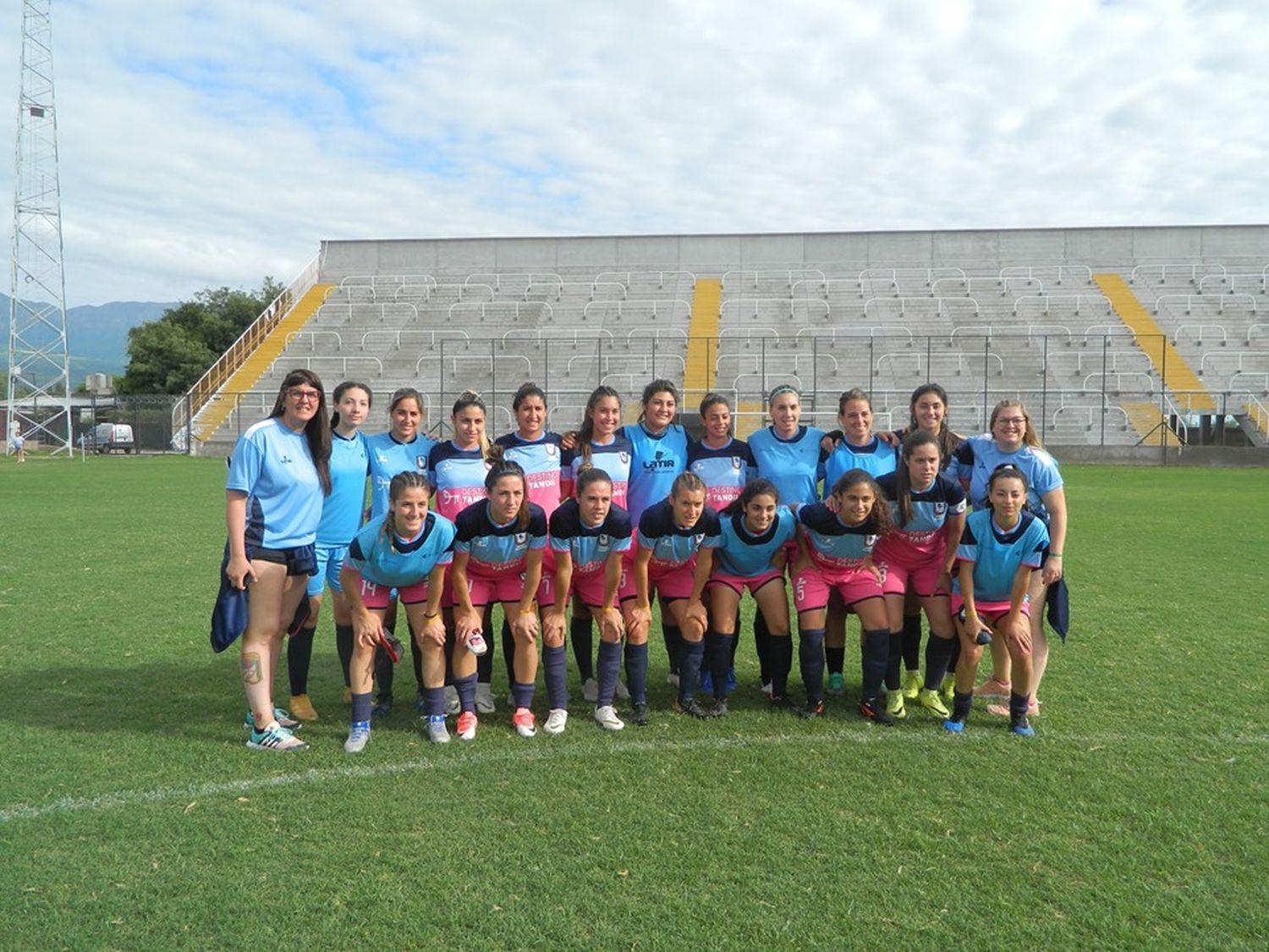 En vivo: las chicas de la selección recorren el centro en un colectivo descubierto