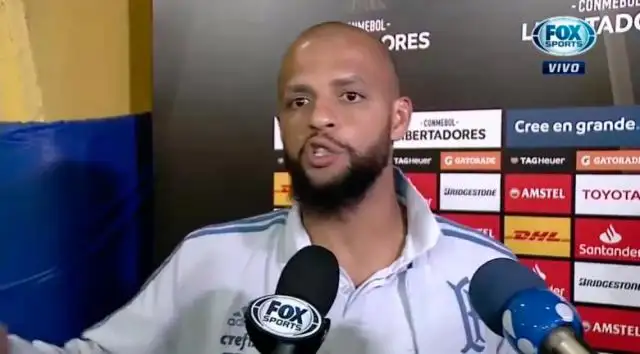 Enojadísimo: Felipe Melo increpó a un periodista