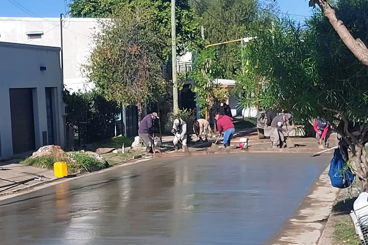 Avanzan las obras de pavimentación en diferentes barrios de Gualeguaychú