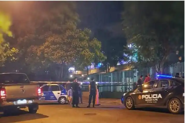 Santa Fe: autorizan a la policía a tener sus armas preparadas para disparar
