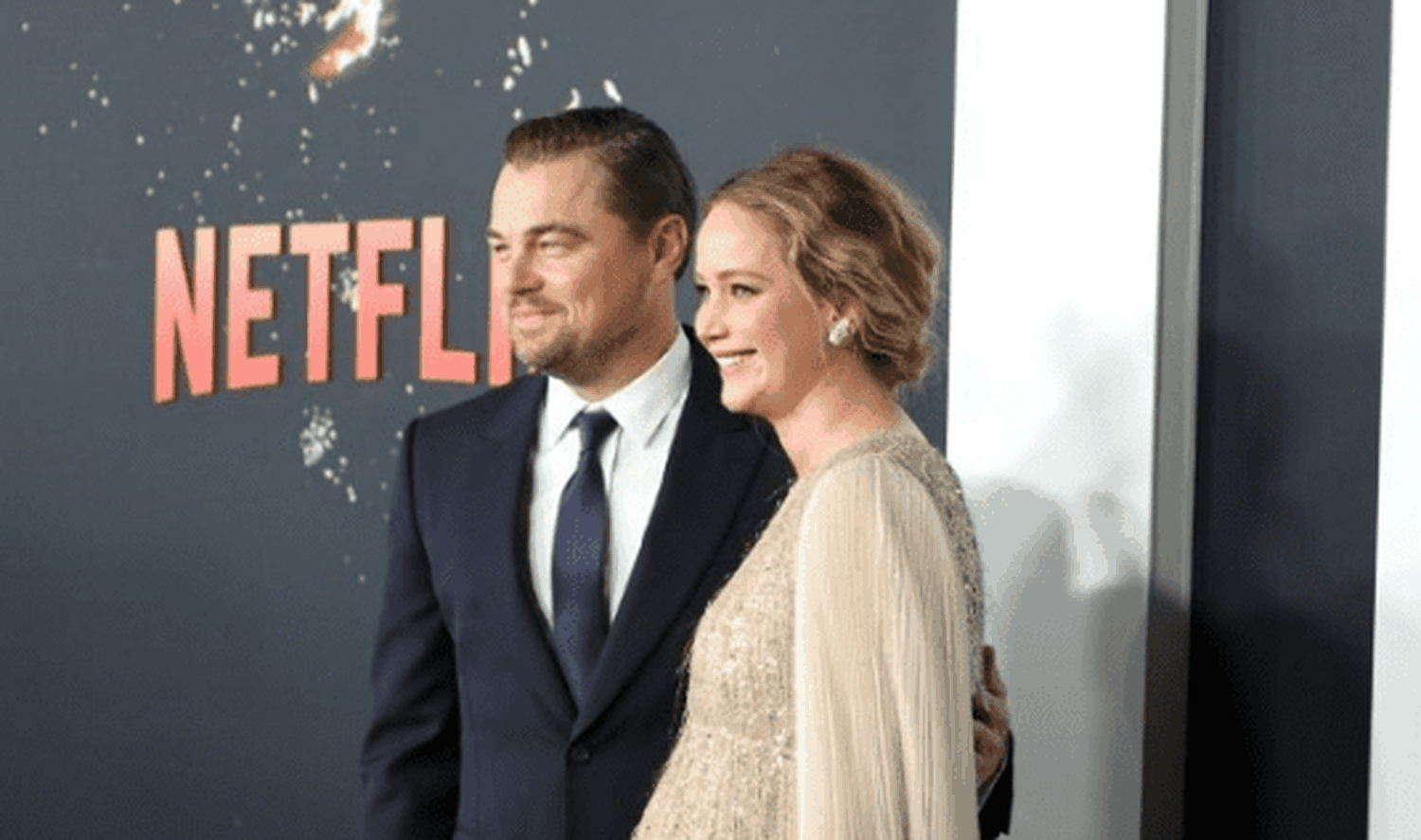 Leonardo DiCaprio y Jennifer Lawrence en la premiere de "Don't Look Up". Foto AFP