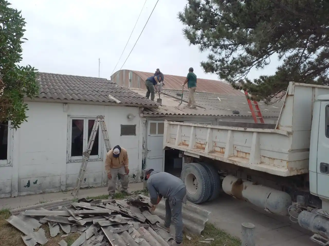 Trabajan en la recuperación de la Colonia Municipal de Claromecó