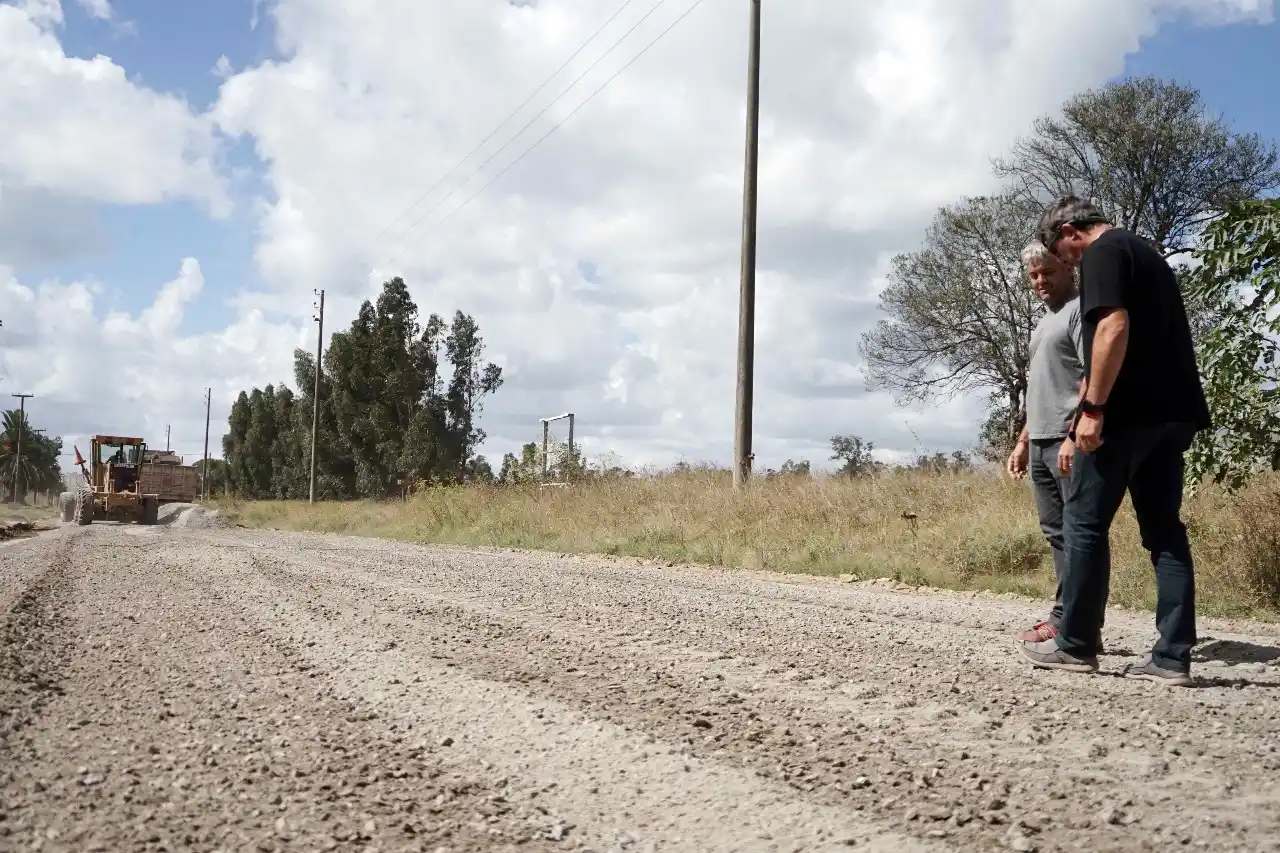 Avenida 91. Se colocó granza en un tramo