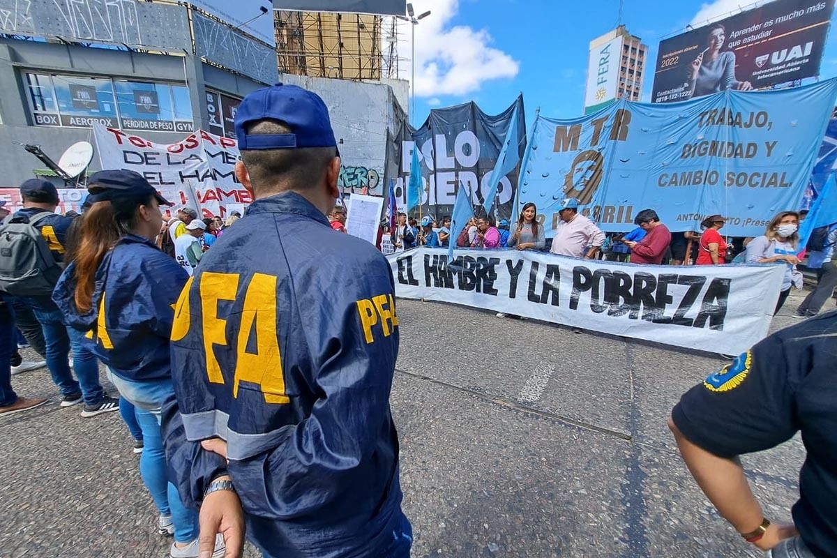 Reclaman alimentos