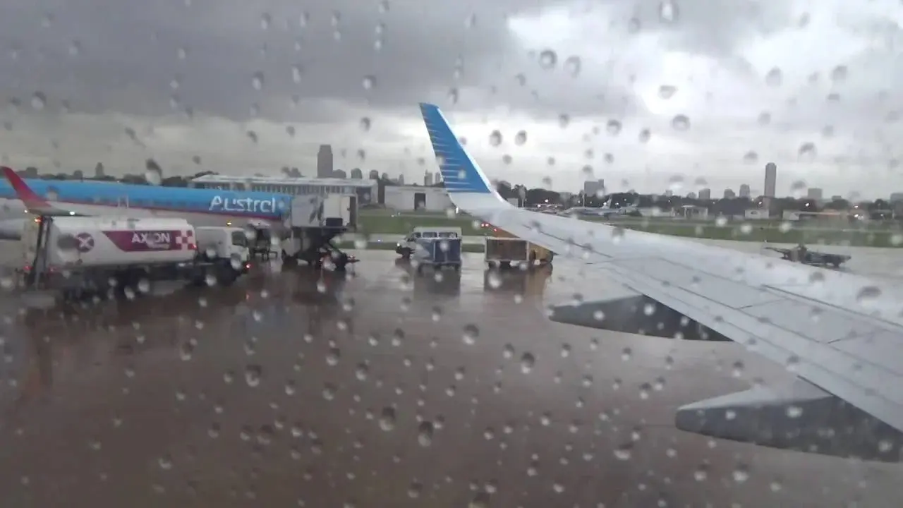 Sindicatos aeronáuticos alertan sobre un “nuevo proceso de vaciamiento” de Aerolíneas Argentinas