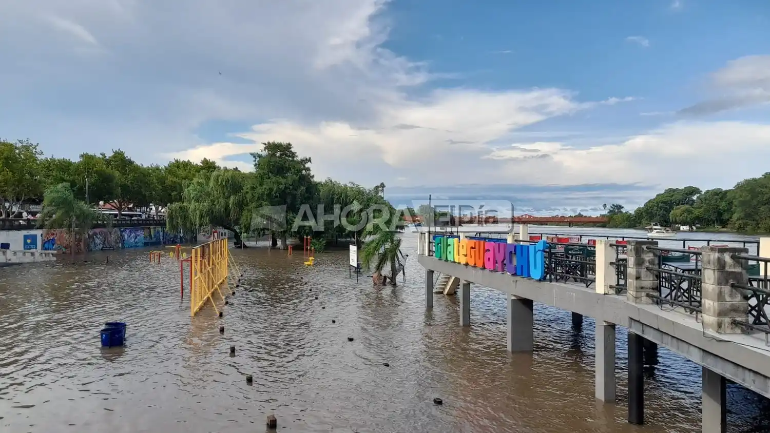 El río Gualeguaychú llegó al nivel de evacuación de 3,80 metros