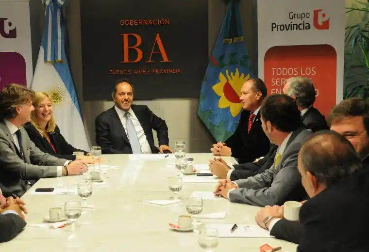 Scioli firmó convenios de Leasing con intendentes