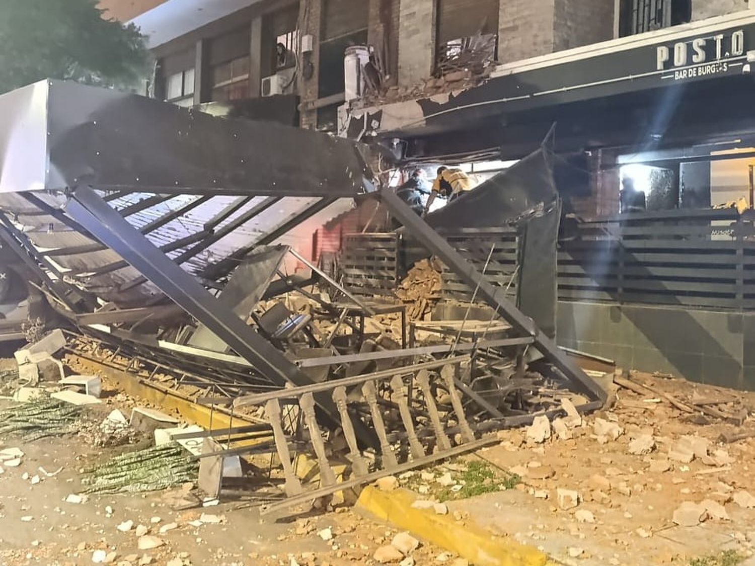 Trágico derrumbe en barrio Güemes. (Foto: Policía de Córdoba)