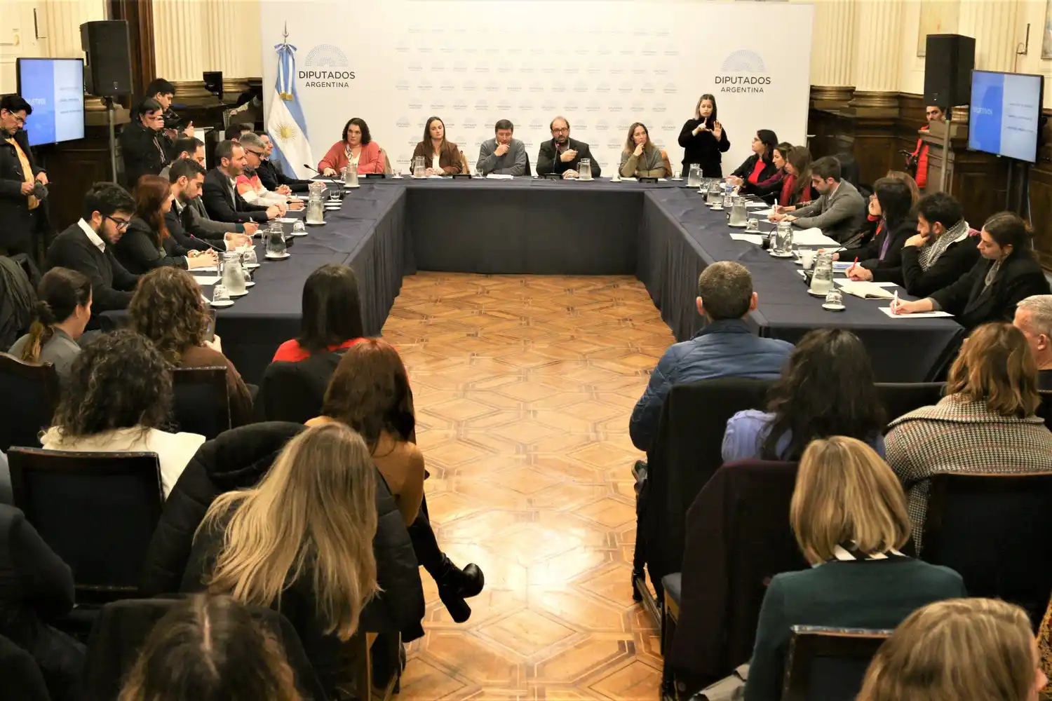 La Secretaria de Salud Pública participó en un encuentro interdisciplinario sobre salud mental