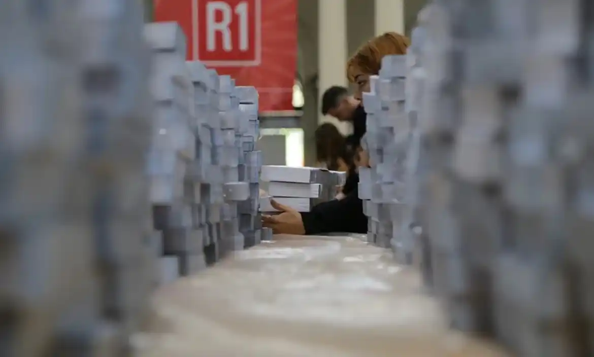 La Junta Electoral recibirá el miércoles a LLA para definir si reimprimen las boletas