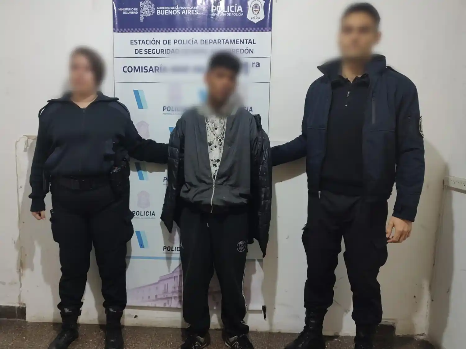 El robo ocurrió en el comercio Damec electrónica, ubicado en Santa Fe al 1624.