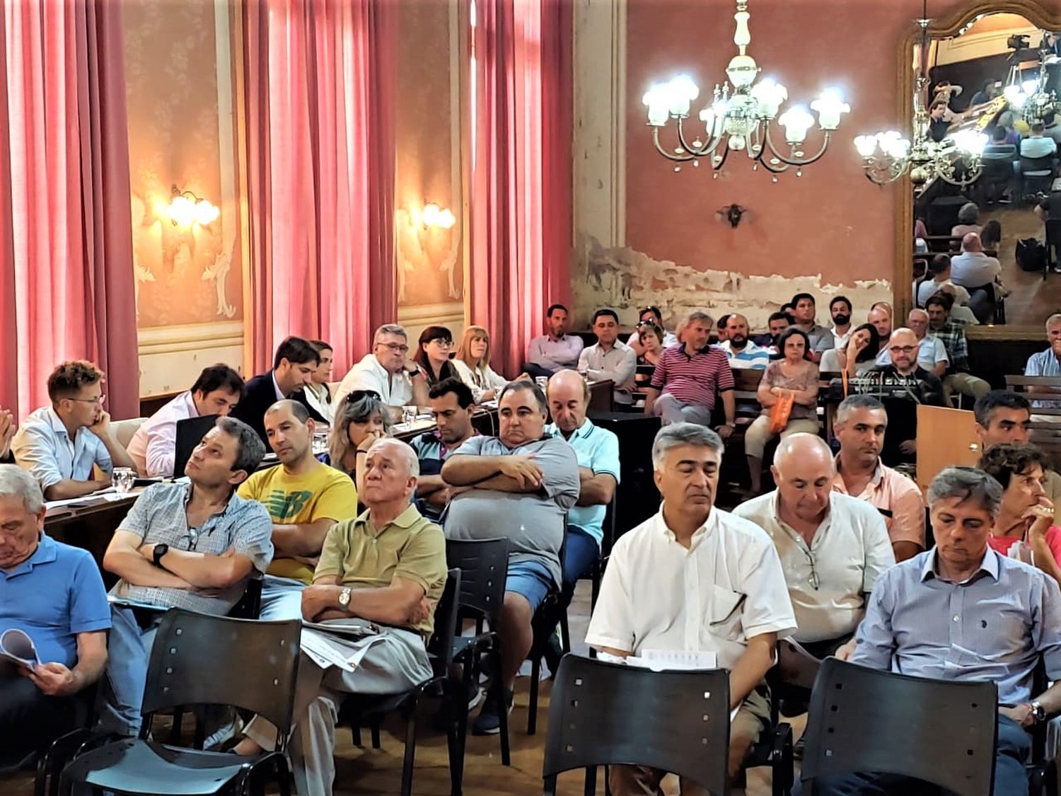 Aumento del 35 % en las tasas: quiénes son los Mayores Contribuyentes que tratarán la propuesta del Gobierno