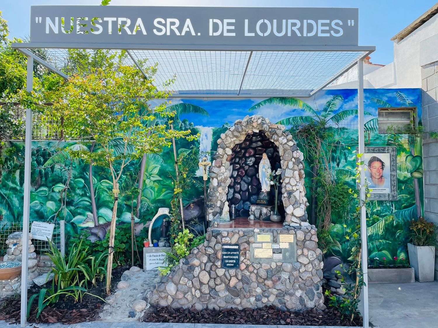 Tras el robo, la gruta de Lourdes luce remodelada