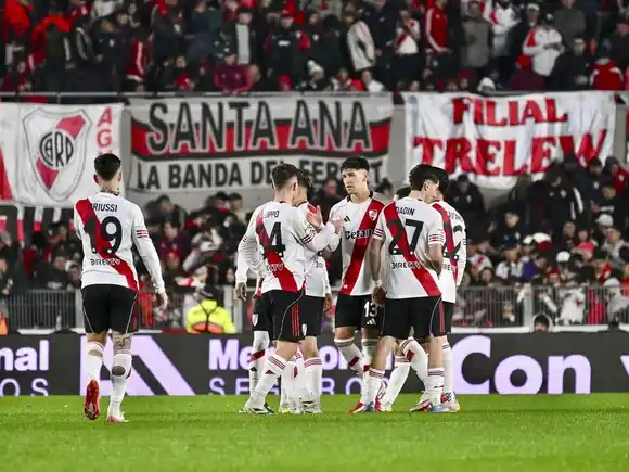 Copa Libertadores: River define la clasificación ante Libertad en el Monumental