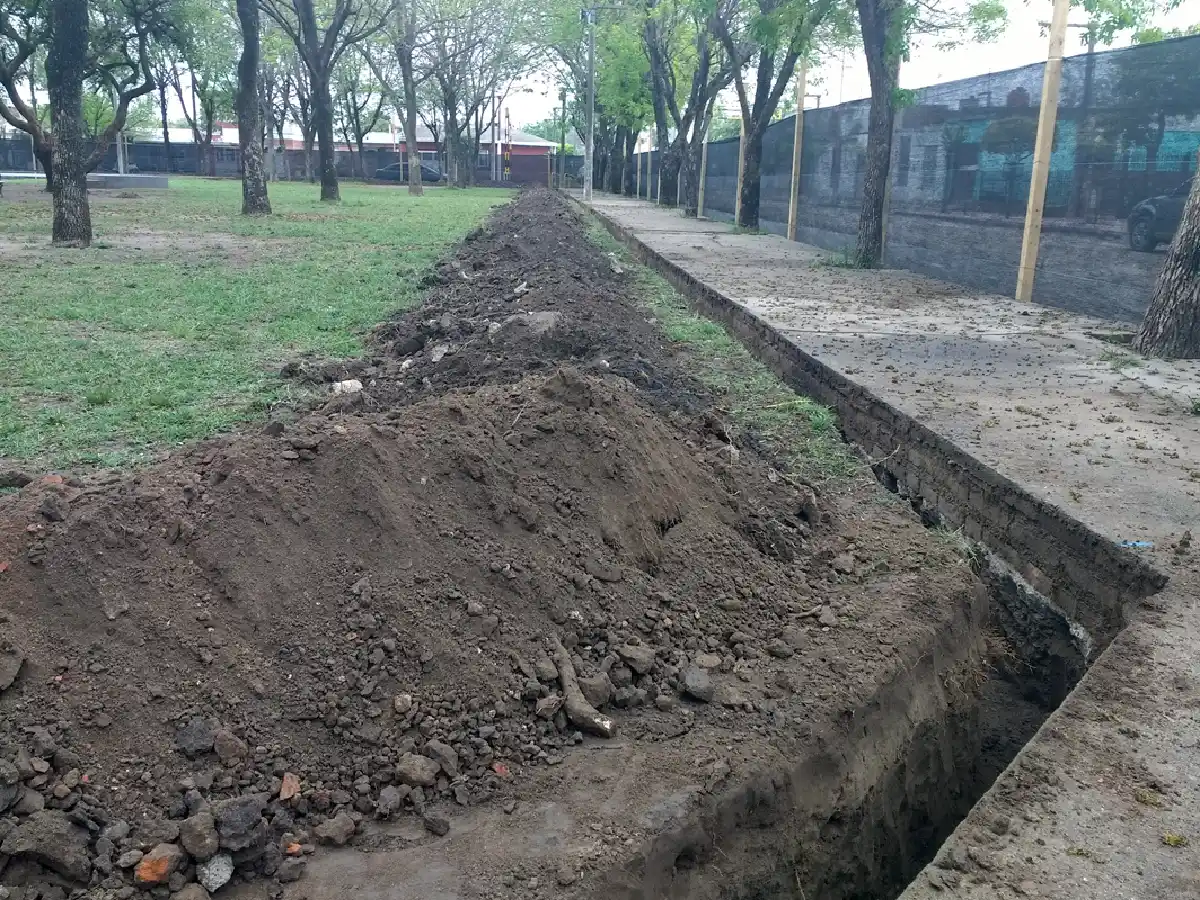 Arroyito: arreglos en la plazoleta del barrio Xanaes