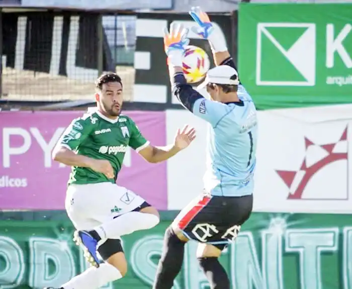 Enzo Díaz es el máximo goleador del Nacional B