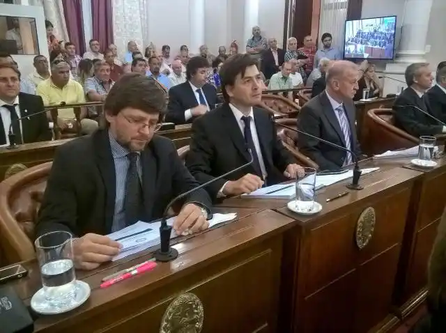 Se aprobó en el Senado la ley que restituye el 82% móvil a policías retirados y pensionados