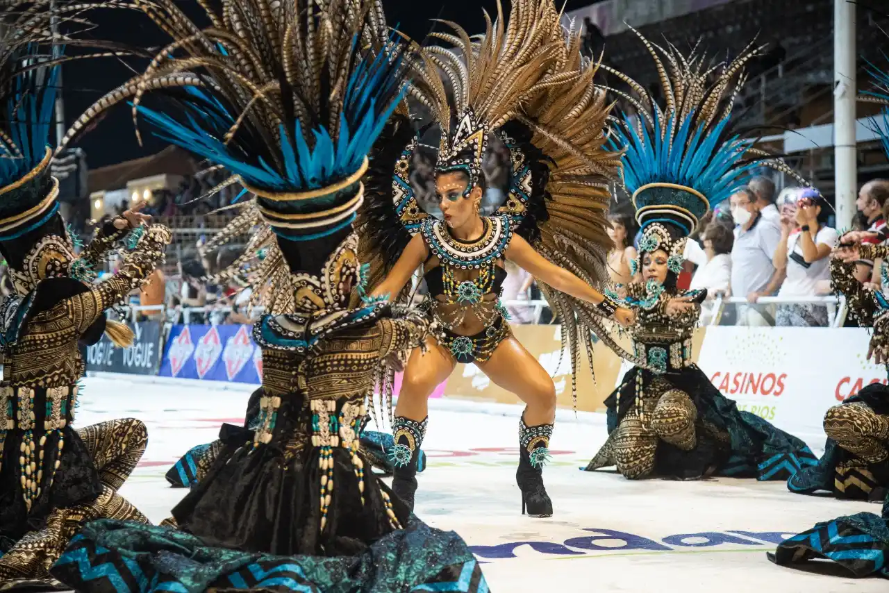 Papelitos festejará su titulo desfilando "junto al pueblo" en el Corsódromo