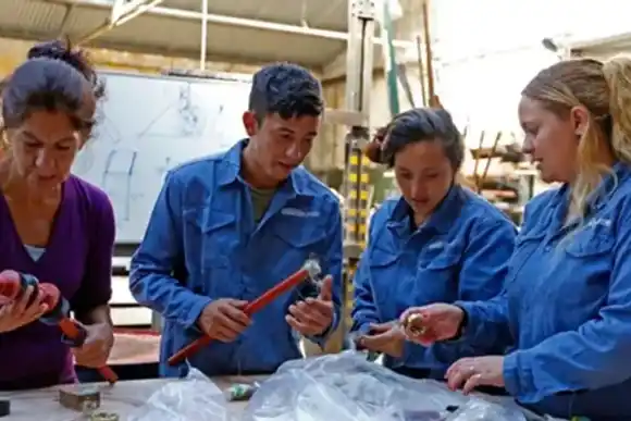 Hay más de 1,2 millones de planes sociales en la Argentina. El gobierno busca reforlmularlos