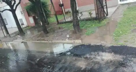 ¿A quién reclamo si el vecino tapa la zanja?