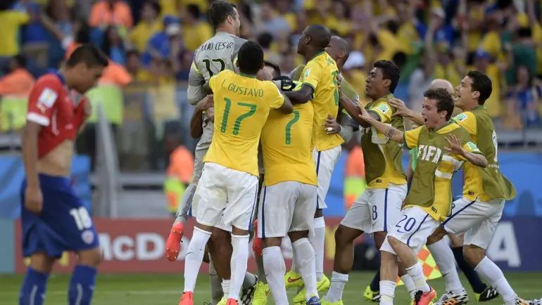 Mundial 2014: Brasil sufrió pero eliminó a Chile por penales