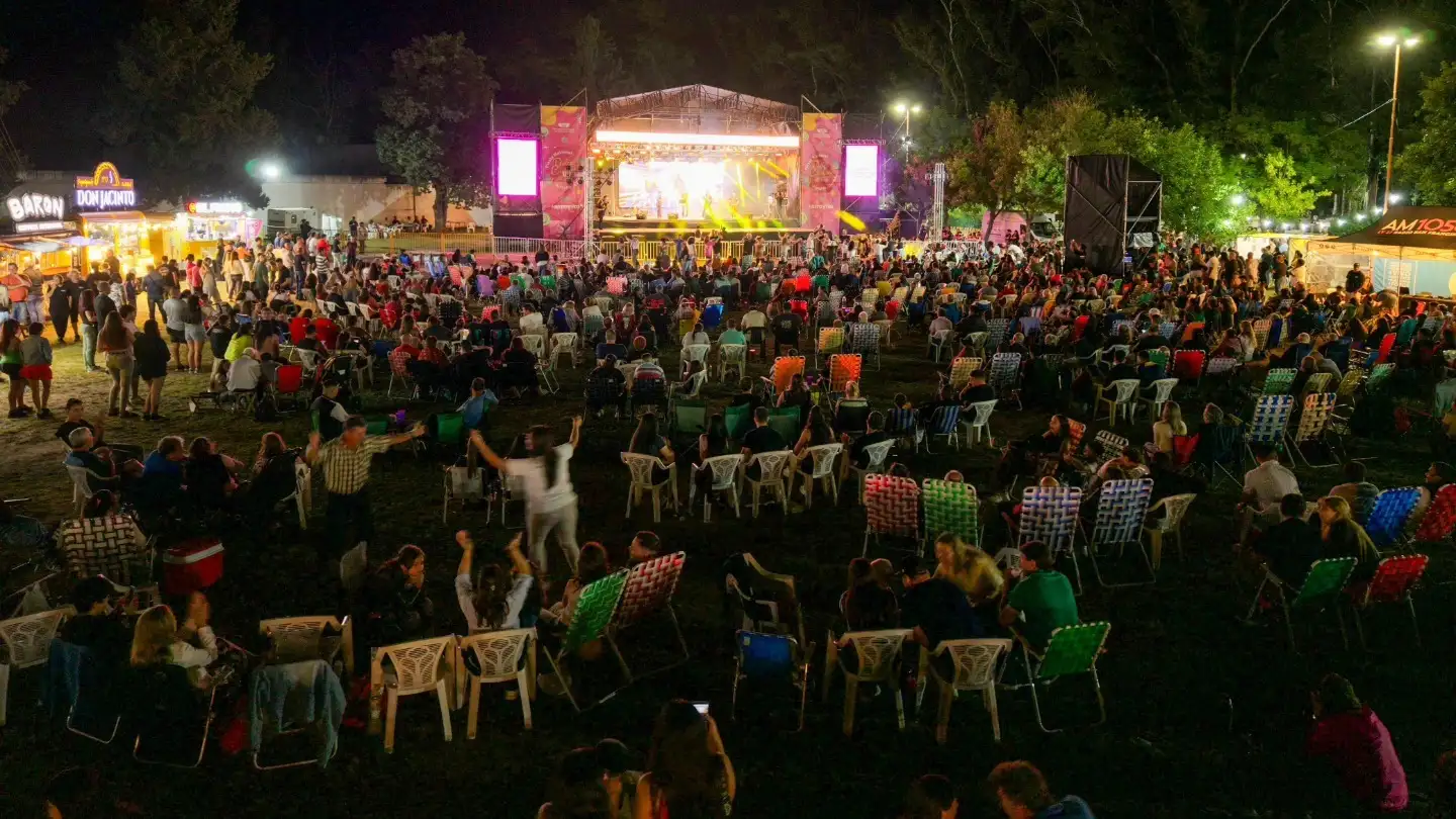 Arroyito vibró al rimo de la música y la Fiesta de la Dulce Ciudad se vive a pleno