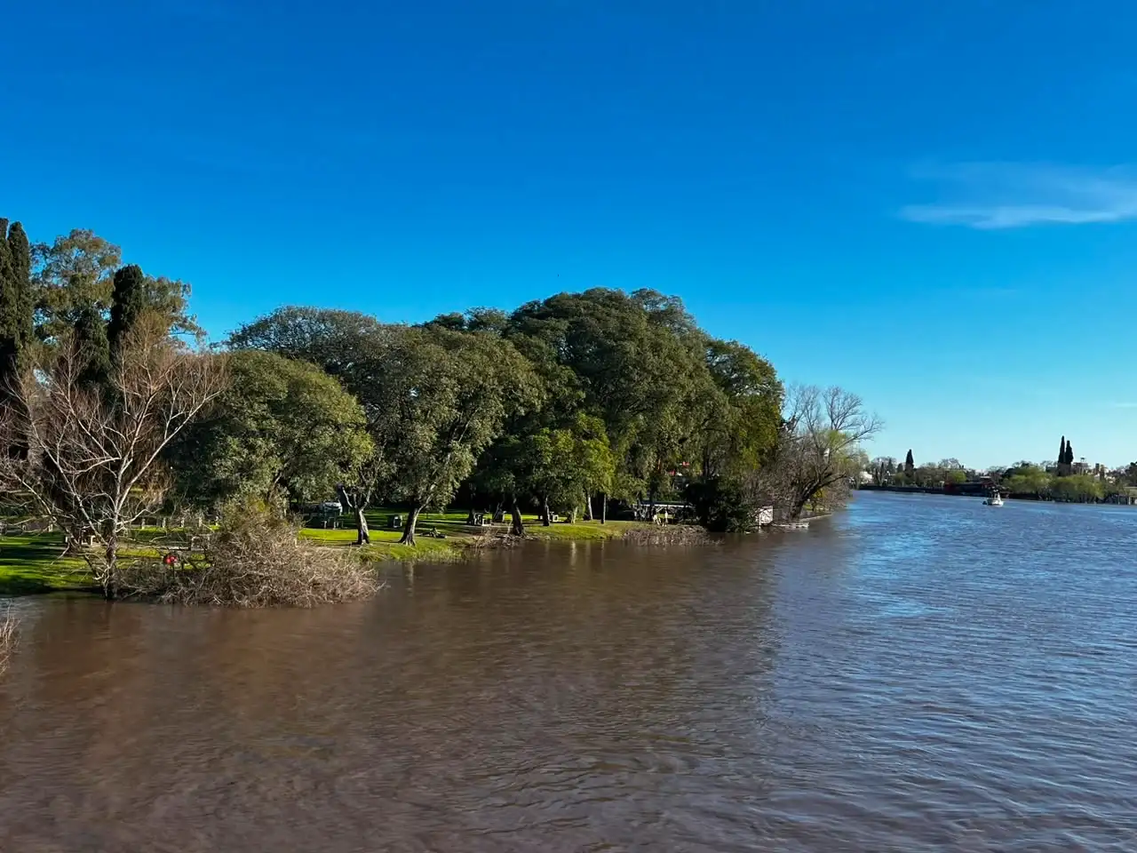 rio gualeguaychú crecida costanera parque - 2