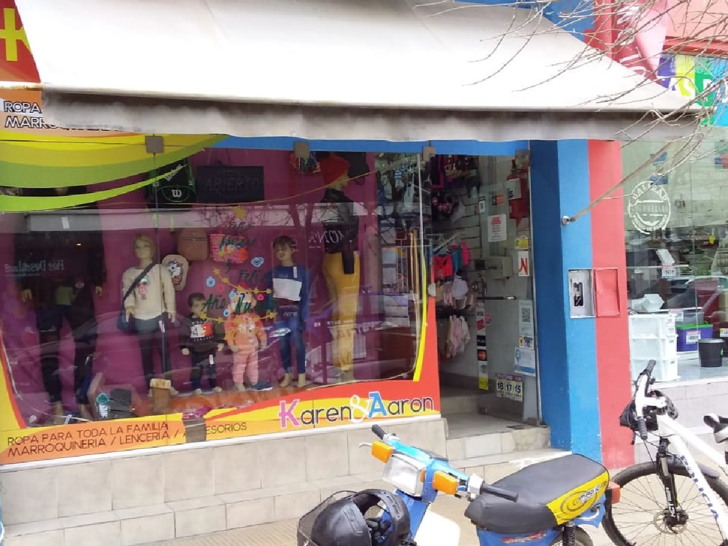 Robaron 185 mil pesos de un negocio de ropa