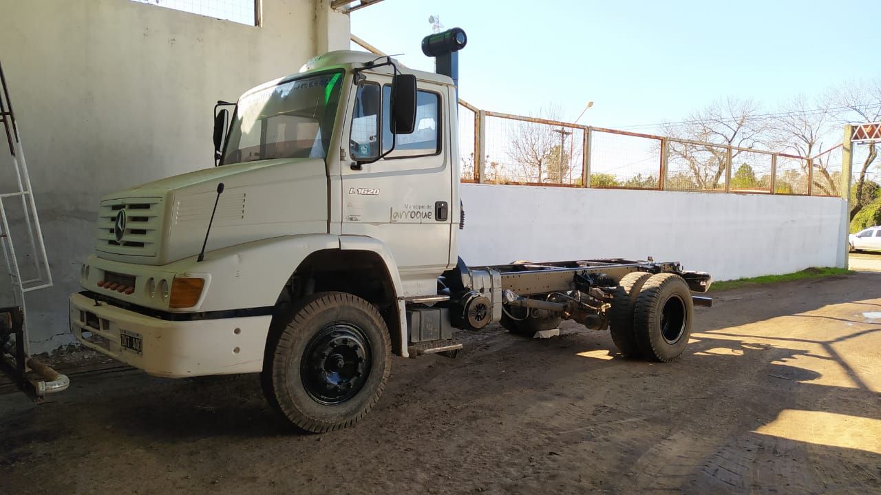 Continúan con la recuperación del parque automotor en la Municipalidad de Larroque