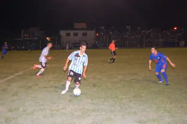 La Primera Final se juega en Urdinarrain