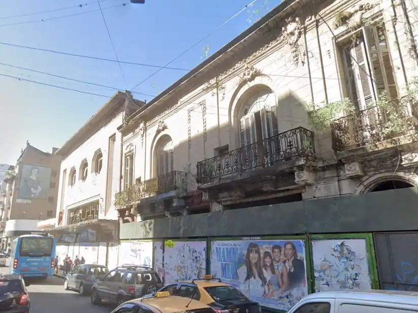 Autorizan la demolición de una casona centenaria en Corrientes al 400
